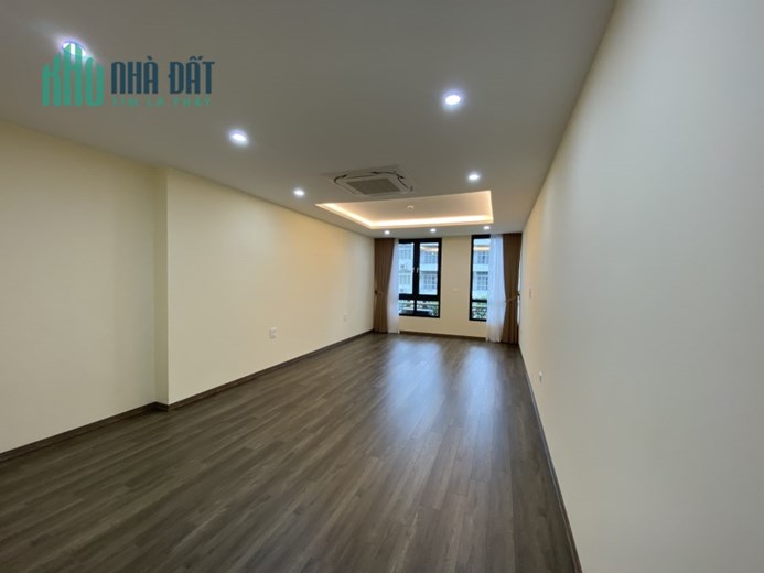 Cho Thuê Tòa Nhà Văn Phòng 8 Tầng Mặt Phố Hà Cầu.DT 120m2, Mt 8.6m. Giá 5000USD/tháng