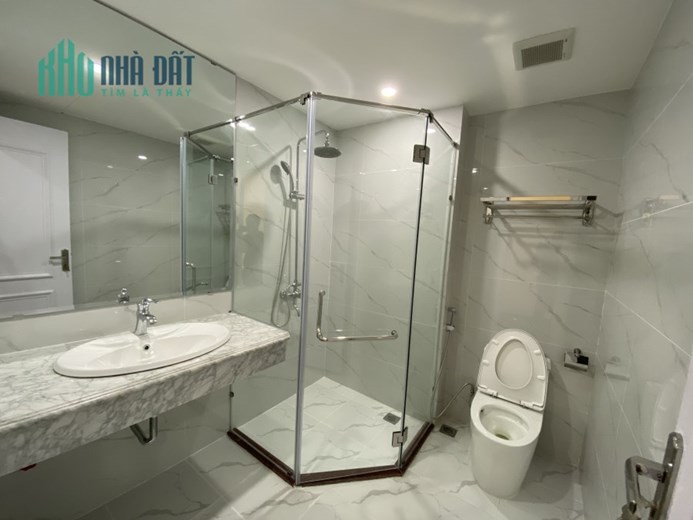 Cho Thuê Tòa Nhà Văn Phòng 8 Tầng Mặt Phố Hà Cầu.DT 120m2, Mt 8.6m. Giá 5000USD/tháng