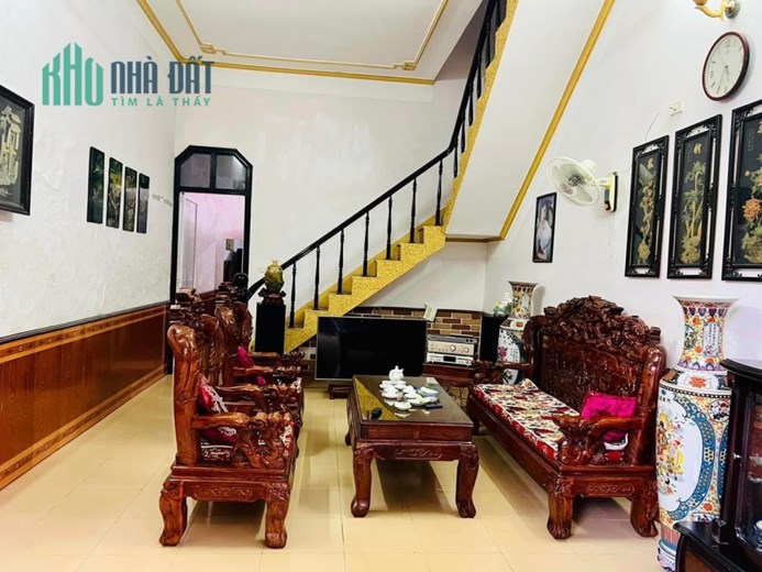 CẦN BÁN NHÀ 2 TẦNG TRUNG TÂM THỊ XÃ PHÚ THỌ