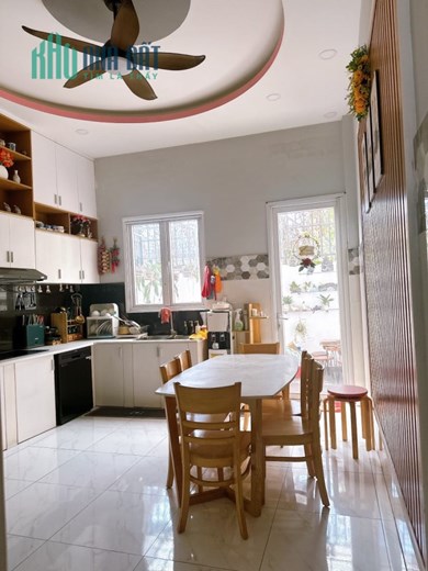 Cần bán nhà đường Kha Vạn Cân 64m2 3 tầng, 6.3 tỷ XE HƠI NGỦ TRONG NHÀ