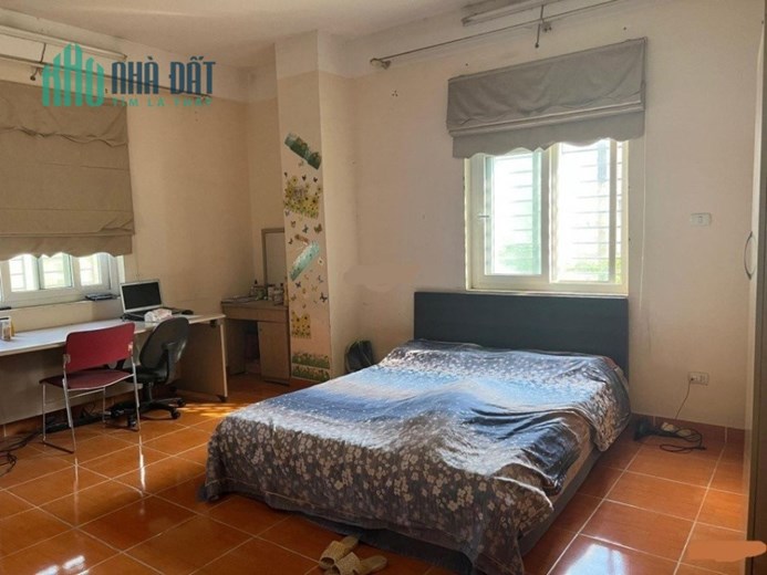 CC Bộ Khoa Học Công Nghệ Nguyễn Văn Huyên Cầu giấy 133m2 3 ngủ 2VS SĐCC .