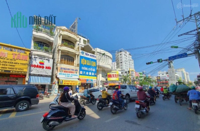 Bán nhà diện tích 58m2 mặt tiền đường 2/4, Nha Trang.