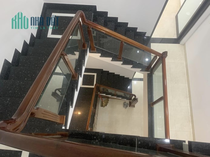 Bán nhà mt Hải Phòng, Thanh Khê, Đà Nẵng. Dt 81m, mt 6.6m. Giá 18.5 tỷ