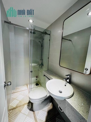 HƠN 6TỶ Giá Đầu Tư TT Quận 5 Giáp Quận1,52m2-2Tầng BTCT-Mới VàoỞ Ngay.