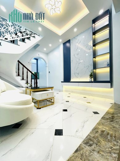 Nhỉnh 2,5 tỷ nhà gần phố 20m ra ô tô 3 thoáng tặng full nội thất