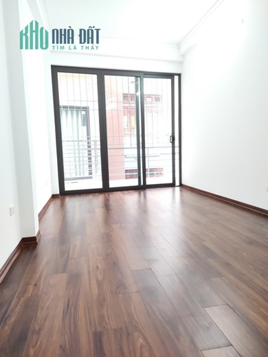 Bán nhà phố Thái Thịnh Nhà Đẹp tặng full nội thất 30m ô tô 48m2 Tầng  M 5T 6m  nhỉnh  4 tỷ.