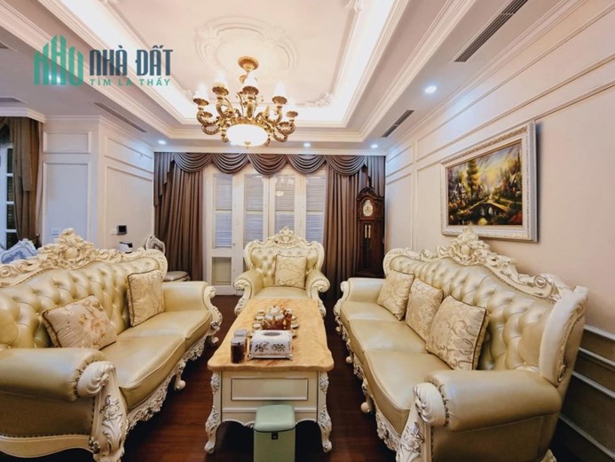 Bán Siêu BIỆT THỰ trung tâm quận Cầu Giấy. Diện tích 180m² x 5 tầng, mặt tiền 20m. Lô góc Cực Hiếm,