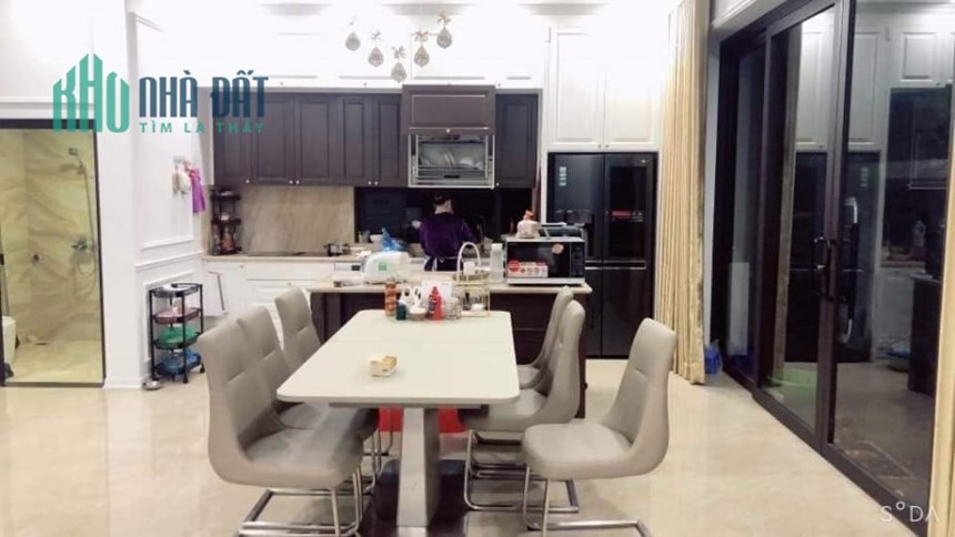 Siêu Phẩm Hồ 3 Mẫu 240m Mặt tiền 7m giá chỉ 50 tỷ Viu Hồ Lộng gió