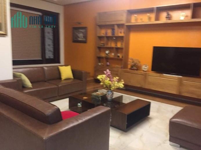 Bán nhà mặt phố Chùa Láng, Đống Đa 100m, 5 tầng, mt 4.3m. Giá: 29 tỷ