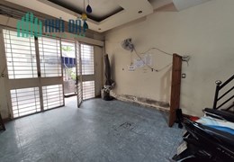 Bán nhà hạ chào 2.2 tỷ, HXH KD Đồng Đen, P14, Tân Bình, ngang 4.2m.