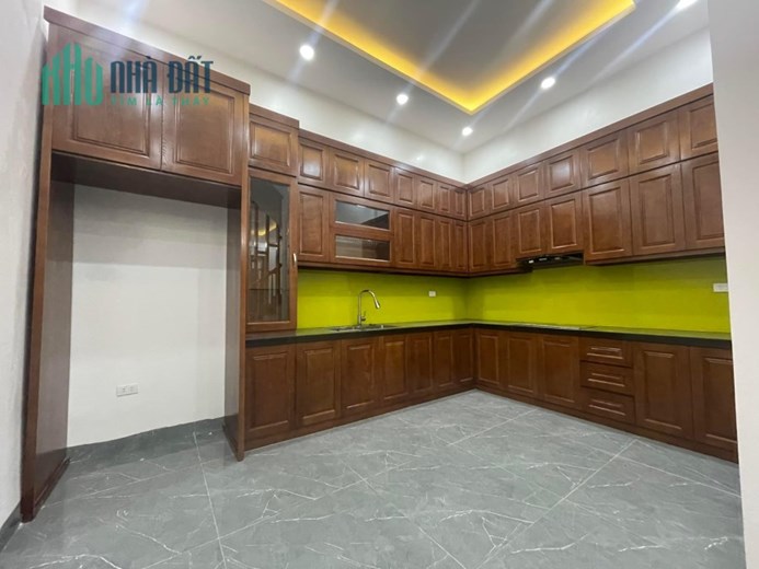 PHÂN LÔ, Ô TÔ, NỘI THẤT VIP CÁCH PHỐ HOÀNG VĂN THÁI 10M, DT30m2 x 5t, MT4m, chỉ Nhỉnh 4 tỷ