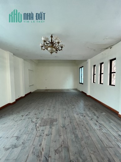 GẤP Nhà 5 tầng phố Ngọc Lâm, lô góc 2 thoáng, ô tô tránh 30m, 55m2, MT 5.6m, nhỉnh 6 tỷ