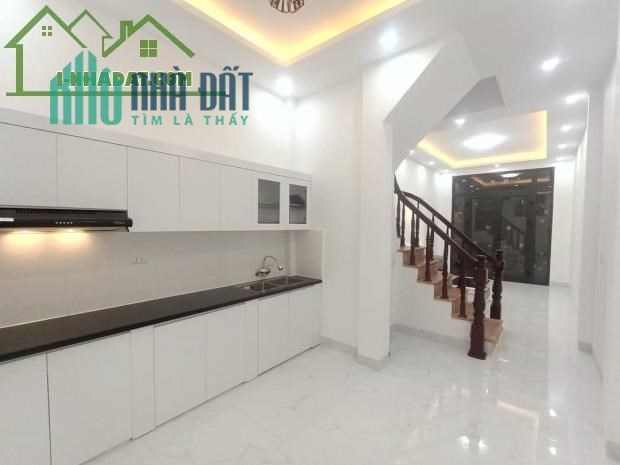 Thanh Trì - Ngọc Hồi 5 tầng 48m2, phân lô, oto, nhà đẹp, tiện ích giá chỉ 2 tỷ 900