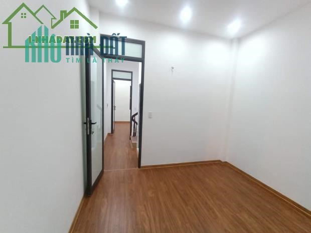 Thanh Trì - Ngọc Hồi 5 tầng 48m2, phân lô, oto, nhà đẹp, tiện ích giá chỉ 2 tỷ 900