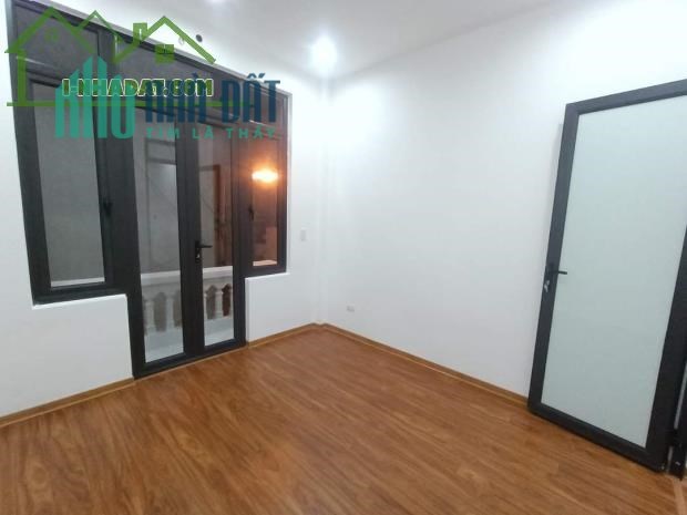 Thanh Trì - Ngọc Hồi 5 tầng 48m2, phân lô, oto, nhà đẹp, tiện ích giá chỉ 2 tỷ 900
