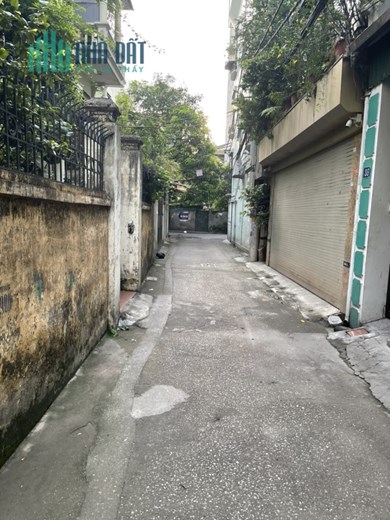 NHÀ BỒ ĐỀ - 4 TẦNG - NGÕ THÔNG - Ô TÔ ĐỖ CỬA VÀO NHÀ - MẶT TIỀN RỘNG -  TRUNG TÂM PHƯỜNG BỒ ĐỀ