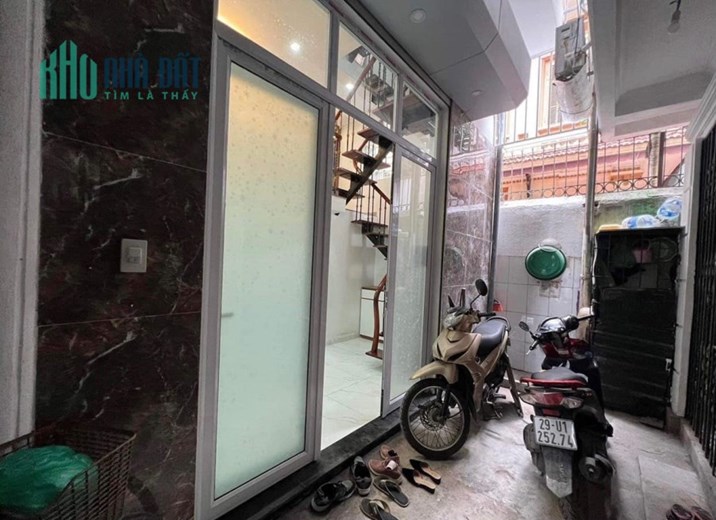 Bán Nhà Siêu Xinh Phố Nhân Hoà Thanh Xuân 22m - 4T - MT 4.4m - Giá 2.85 Tỷ tỷ Tặng Nội Thất