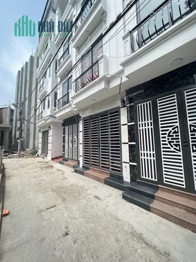 Bán nhà phố Quang trung 30m, 5tầng, mt4m 2,33tỷ, ô tô đỗ cổng