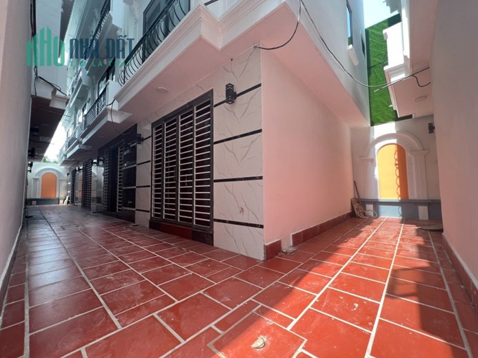 Bán nhà phố Quang trung 30m, 5tầng, mt4m 2,33tỷ, ô tô đỗ cổng