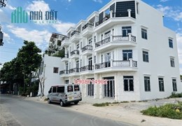 Bán nhà đường Tên Lửa, Bình Tân, đầy đủ nội thất, xây 4 lầu, có thang máy, DT 5x22m, SHR .LH