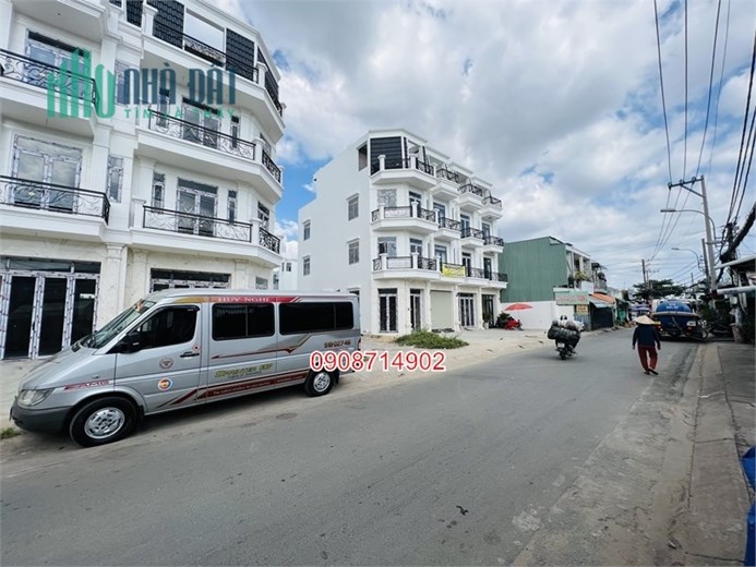 Bán nhà đường Tên Lửa, Bình Tân, đầy đủ nội thất, xây 4 lầu, có thang máy, DT 5x22m, SHR .LH