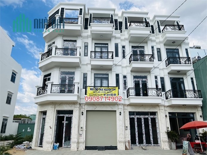 Bán nhà đường Tên Lửa, Bình Tân, đầy đủ nội thất, xây 4 lầu, có thang máy, DT 5x22m, SHR .LH