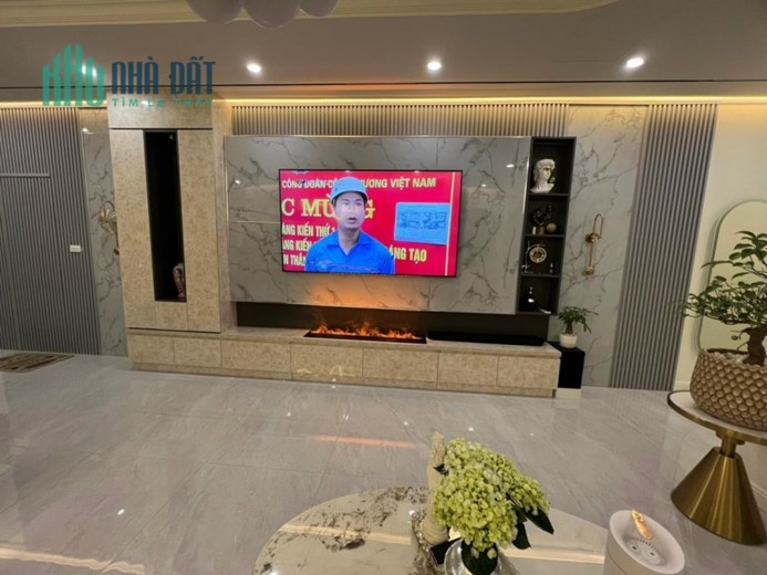 Cần chuyển nhượng lại suất ngoại giao căn đẹp, tầng view thoáng, phòng nào cũng có ban công,cửa sổ