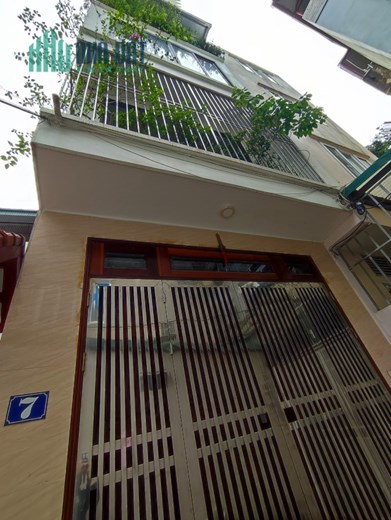 Trần Cung: Bán nhà 34m2- 3 phòng ngủ, ngõ nông. Giá 3,6 tỷ
