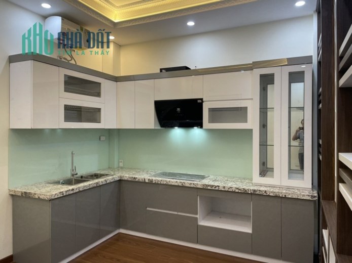 Nhà đẹp Nguyễn Văn Cừ, Long Biên, oto thông, thang máy, 46m2x 7 tầng, mặt tiền: 4m, 8 tỷ
