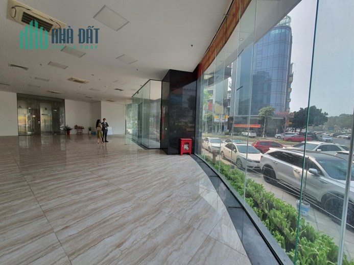 Chào thuê tòa nhà 400m* 8 tầng mặt phố Cầu Giấy, nhà mới sẵn bàn giao, giá hợp lý