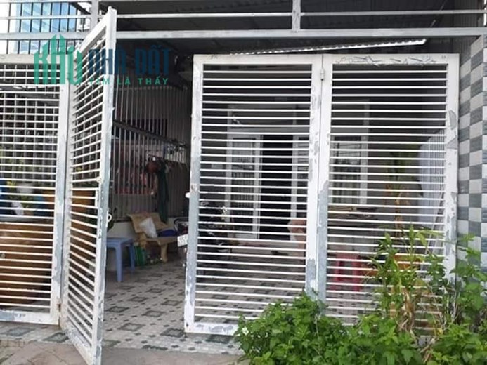 CHÍNH CHỦ Cần Bán Căn Nhà Đẹp Giá Ưu Đãi Tại Thành Phố Tân An