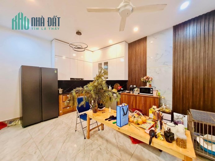 Bán Nhà Phố Đào Tấn Khu Vip 79m2 5 Tầng Mặt Tiền Đẹp 4,5m Ô tô Chỉ 22,5 Tỷ