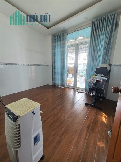 Đường 8m Vị trí kinh doanh 48m2 2 tầng, Sổ vuông vức, Hoàn công đủ, Lê Đình Cẩn Quận Bình Tân