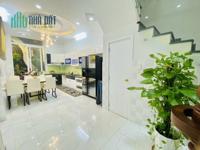 Bán nhà Mt đường số Lâm Văn Bền quận 7 giá 10 ty 600