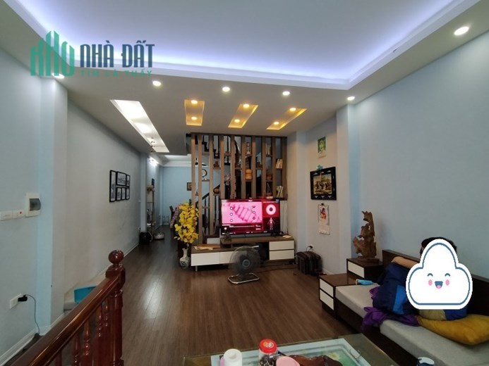 Hạ GIÁ Bán GẤP Nhà đẹp dân xây Nguyễn Văn Cừ, ô tô cách 30m, 54m2 x5T, MT 4m, nhỉnh 5tỷ