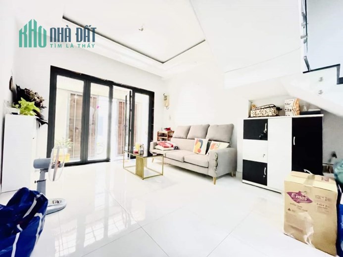 Bán nhà 3 tầng mặt tiền khủng 5x12 nở hậu Dương Bá Trạc chỉ 6.5tỷ