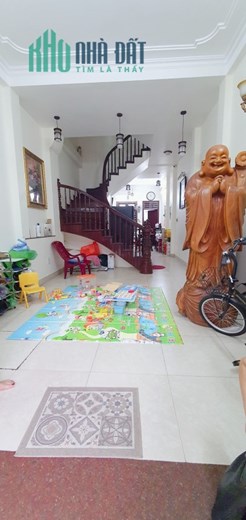 Bán nhà Mễ Trì 48mx 5 tầng, oto vào nhà, kinh doanh, view hồ, 2 mặt đường, nhỉnh 8 tỷ.