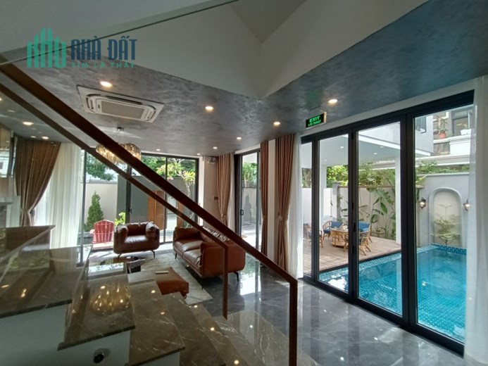 Bán Biệt Thự Sân Vườn Hồ Bơi Khu Vip Gần Sông Đà Nẵng 270m2 3 tầng giá 2x tỷ