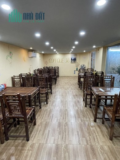 Chuyển nhượng mặt bằng quán ăn tại 16 Hàm Nghi TP.Hà Tĩnh. 300m2. Lh:0941221456 or 0971848789
