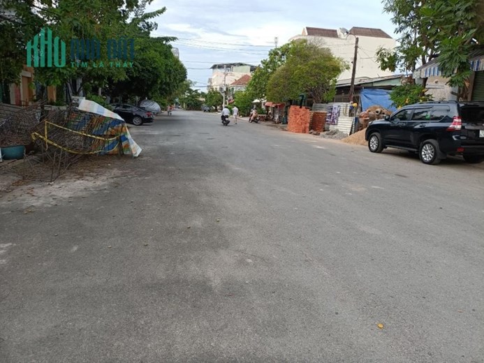 BIỆT THỰ LÒNG PHỐ THỊ - SÂN ĐẬU OTO - SAU COOP MART BÌNH TRIỆU - 210M2 - CHỈ 75TR/M2