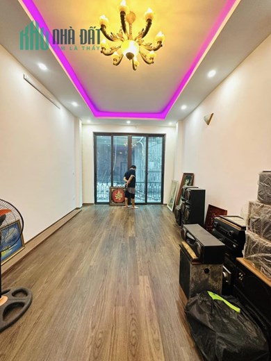 Mặt phố Thịnh Quang 60m2 - 5T - MT 4m Dân xây mới - 2 mặt thoáng - tặng full nội thất - ô tô tránh