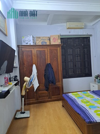 Minh Khai 1 nhà ra đường ô tô tải, nhà rộng thoáng rực rỡ, DT49m2, giá 4.1 tỷ.