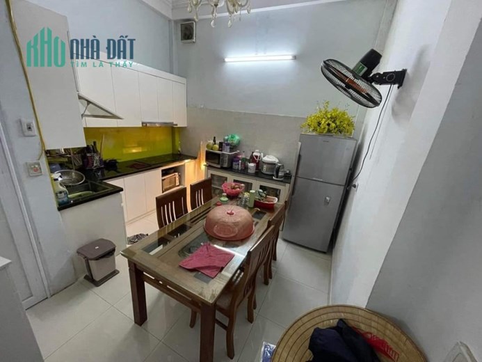 Minh Khai 1 nhà ra đường ô tô tải, nhà rộng thoáng rực rỡ, DT49m2, giá 4.1 tỷ.