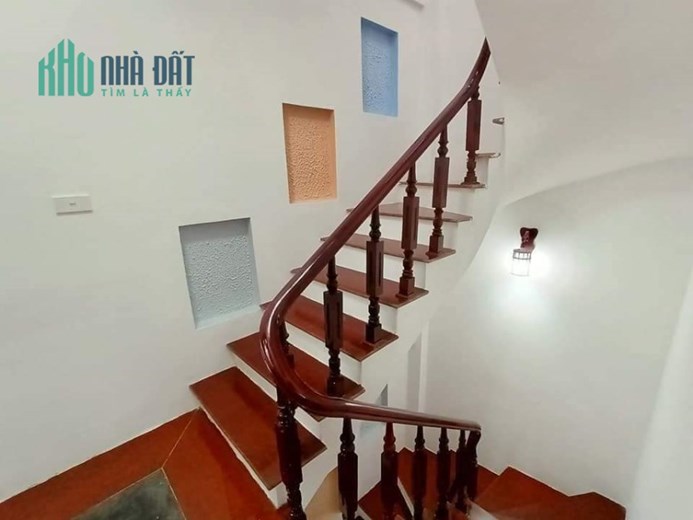Bán nhà ngay đoạn đầu Trương Định, Ngõ thông, ba gác đỗ cửa, DT38m2, giá 3.9 tỷ.