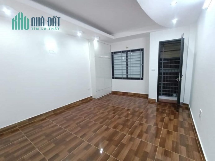 Bán nhà ngay đoạn đầu Trương Định, Ngõ thông, ba gác đỗ cửa, DT38m2, giá 3.9 tỷ.