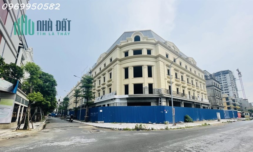Nhà phố thương mại tại Nguyễn Xiển, 93m2, 6x15.5m, 6 tầng, 26 tỷ