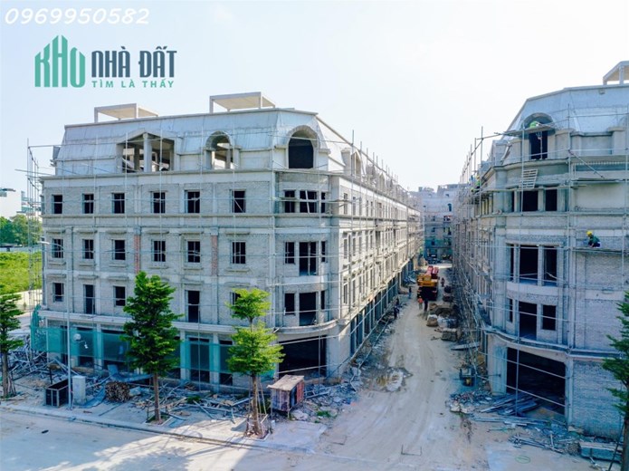 Nhà phố thương mại tại Nguyễn Xiển, 93m2, 6x15.5m, 6 tầng, 26 tỷ