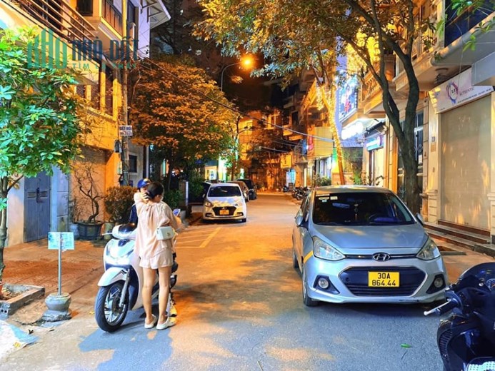 Bán nhà Nguyễn Thị Định, vỉa hè, ô tô tránh, 70m, MT5m, 6T, 21.8 TỶ.