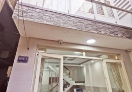 BÁN NHÀ TÂN BÌNH  HXH 50M2 NỞ HẬU 4.3M 3 PHÒNG NGỦ ĐẸP LUNG LINH SÁT MT NGUYỄN TRỌNG TUYỂN 4.5 TỶ.