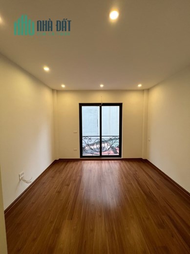 Cần thanh khoản nhanh  nhà Thạch Cầu ,Long Biên ,5 tầng mới giá chỉ 3 tỷ